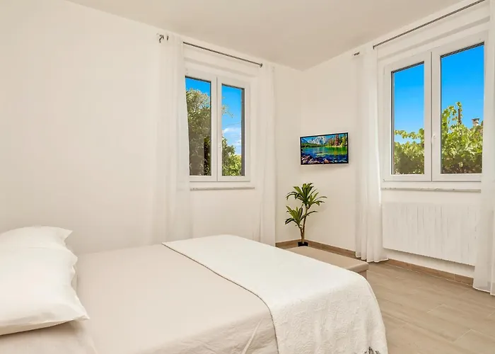 La Spezia - New Home With Netflix & Free Parking