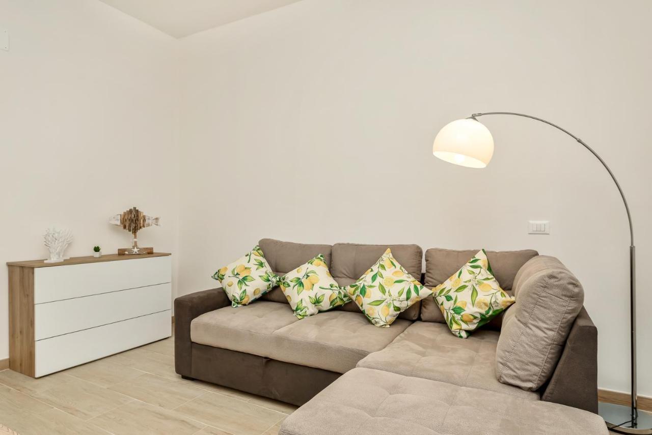 - New With Netflix & Free Parking * La Spezia